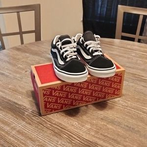 Little Kids Old Skool Vans Size 1.5 BLK